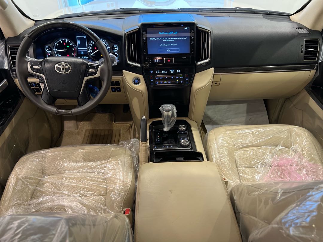 Car Image 2019 TOYOTA LAND CRUISER GX.R