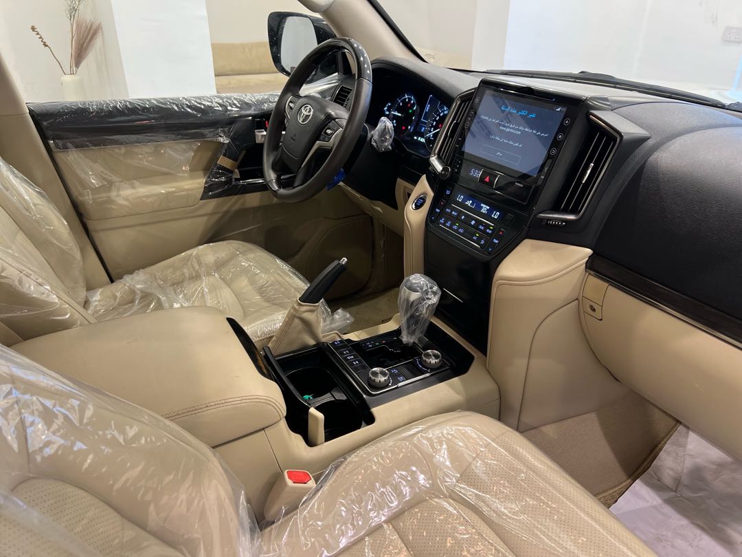 Car Image 2019 TOYOTA LAND CRUISER GX.R