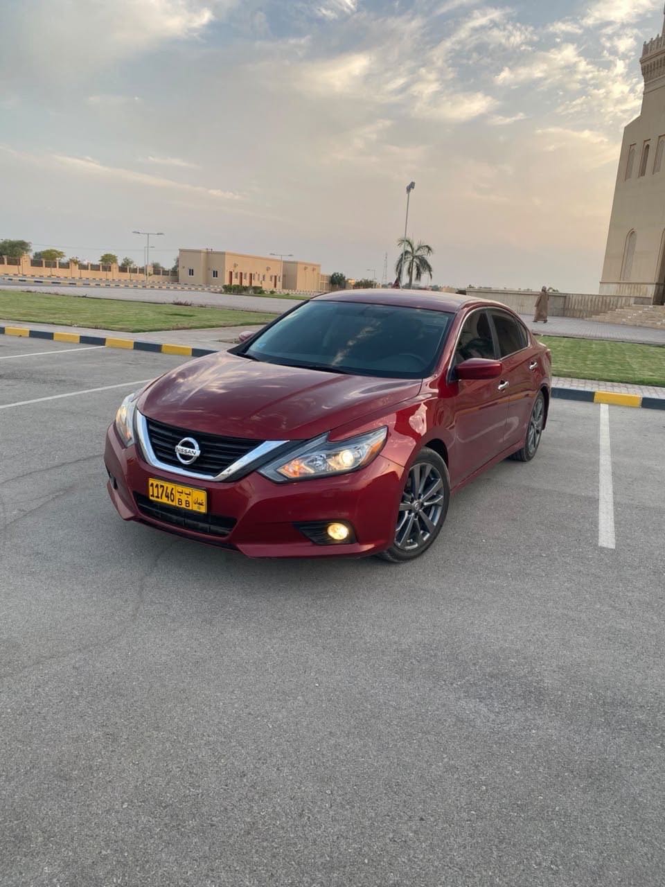 Car Image 2018 NISSAN ALTIMA SR