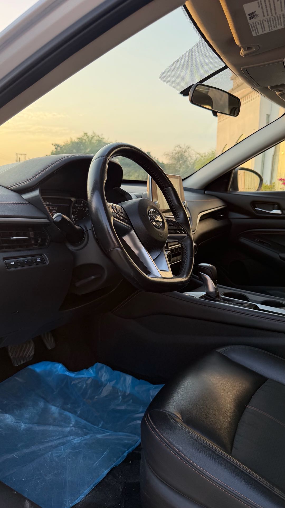 Car Image 2019 NISSAN ALTIMA SR