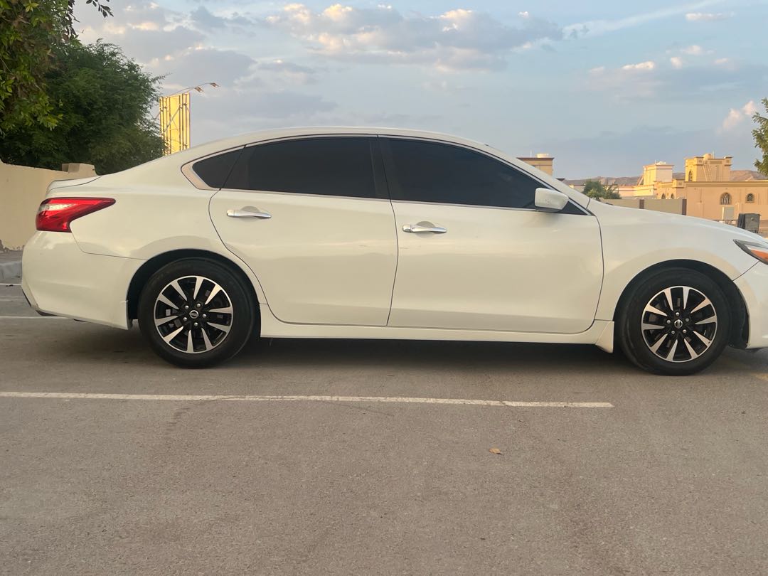 Car Image 2016 NISSAN ALTIMA SV
