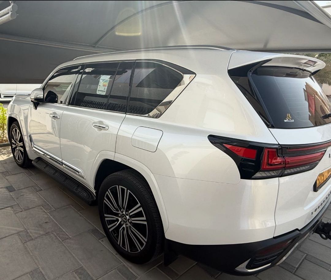 Car Image 2023 LEXUS LX 600