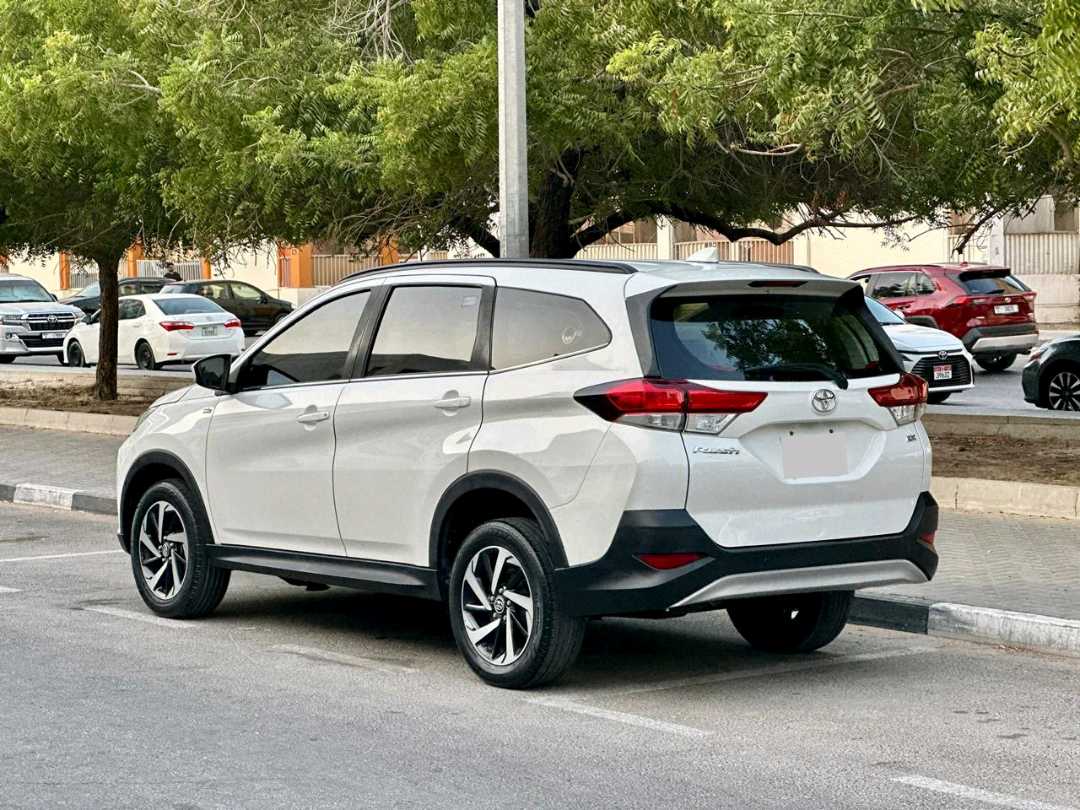 Car Image 2021 TOYOTA RUSH 