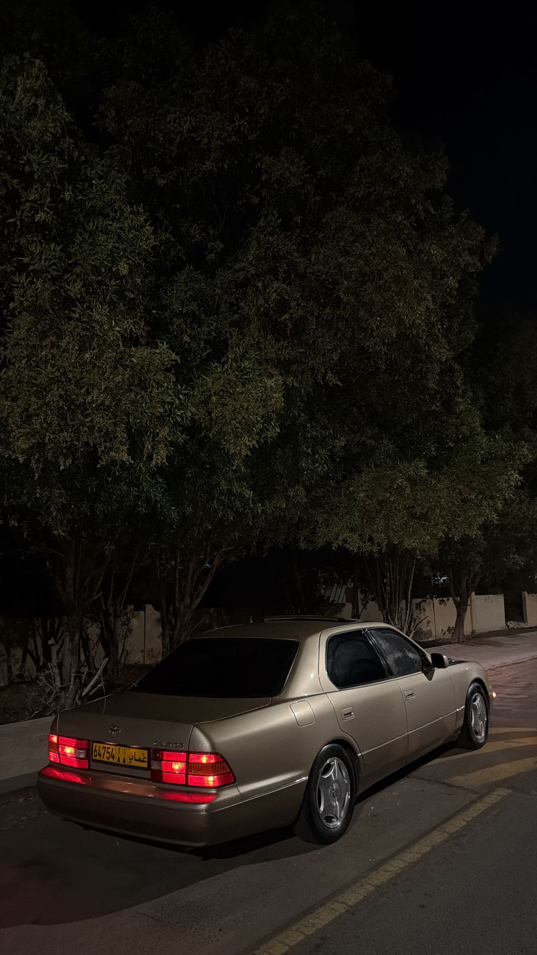 Car Image 1996 LEXUS LS 400