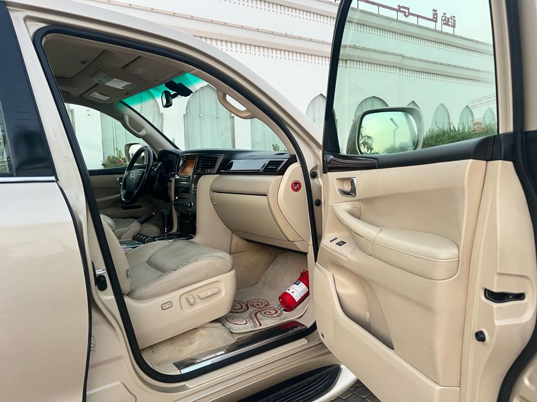 Car Image 2010 LEXUS LX 570 Base