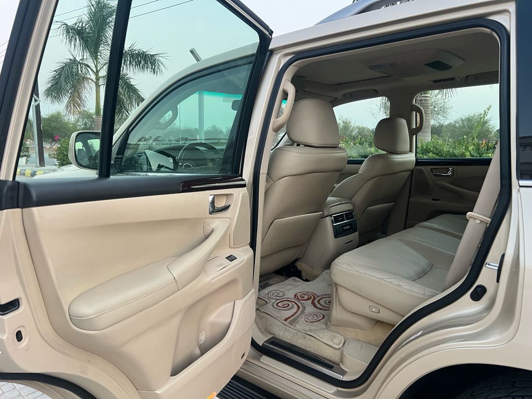 Car Image 2010 LEXUS LX 570 Base