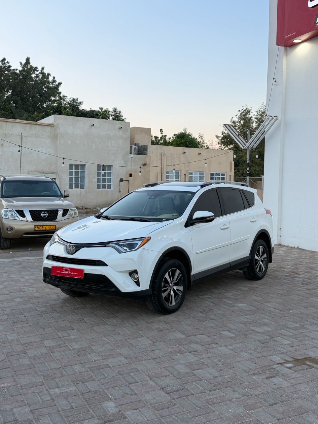 Car Image 2018 TOYOTA RAV4 XLE