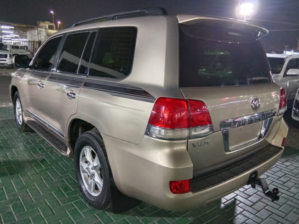 Car Image 2010 TOYOTA LAND CRUISER VX.R