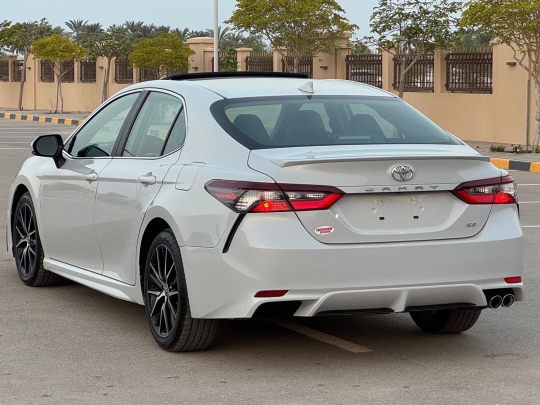 Car Image 2022 TOYOTA CAMRY SE