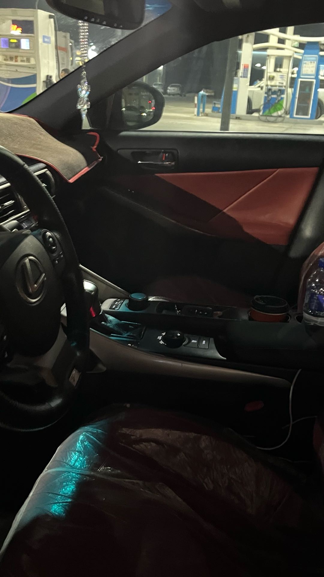Car Image 2016 LEXUS IS 200