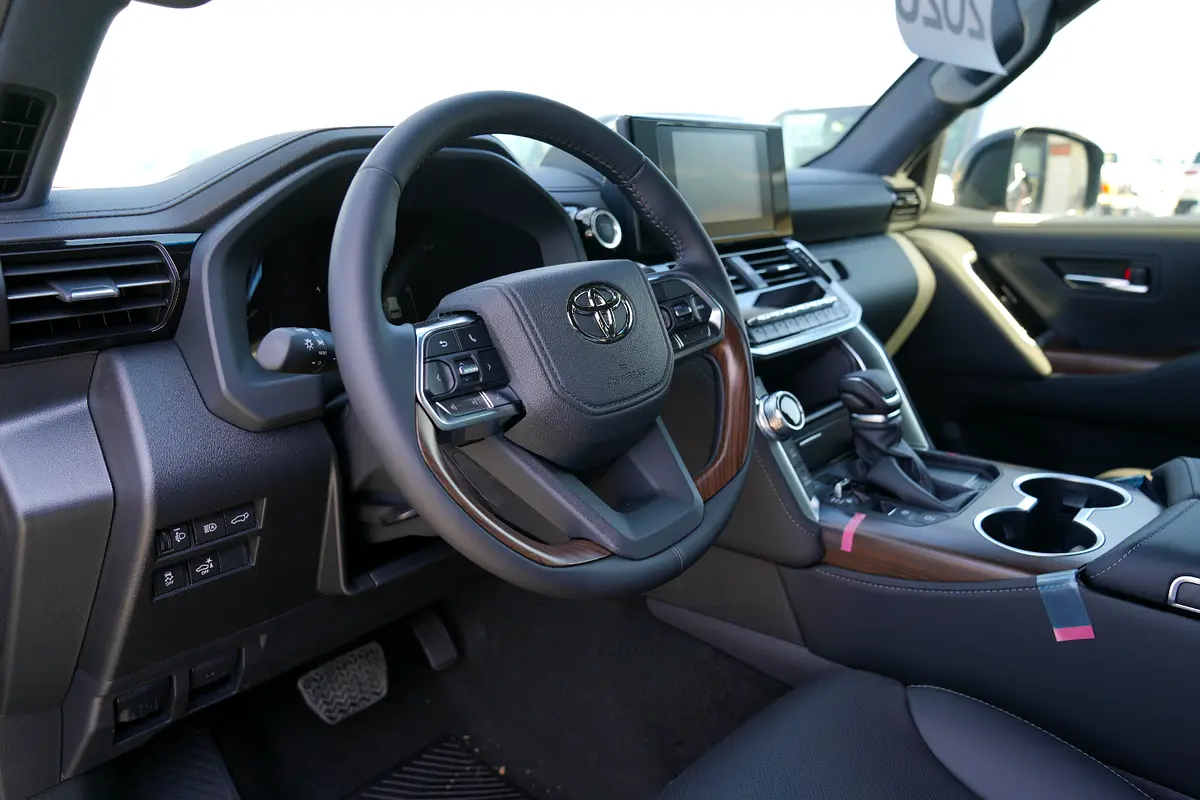 Car Image 2026 TOYOTA LAND CRUISER GX.R