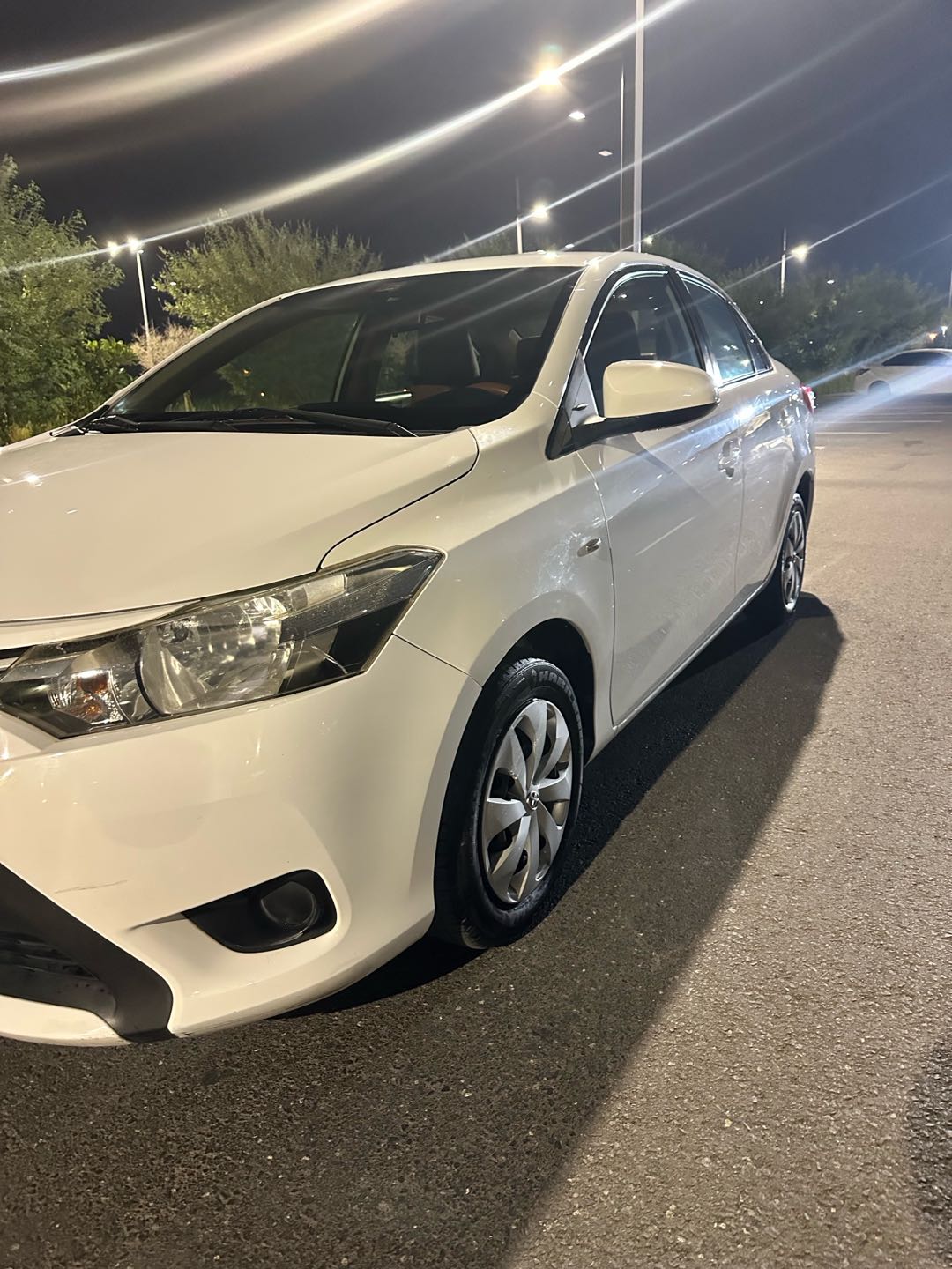 Car Image 2017 TOYOTA YARIS E