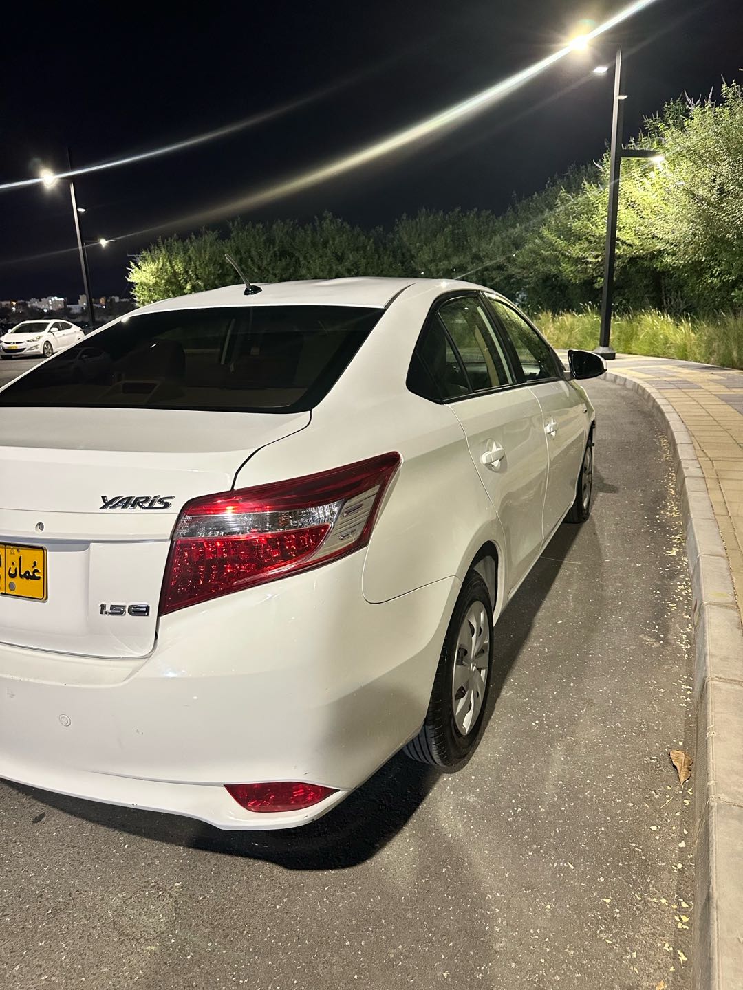 Car Image 2017 TOYOTA YARIS E