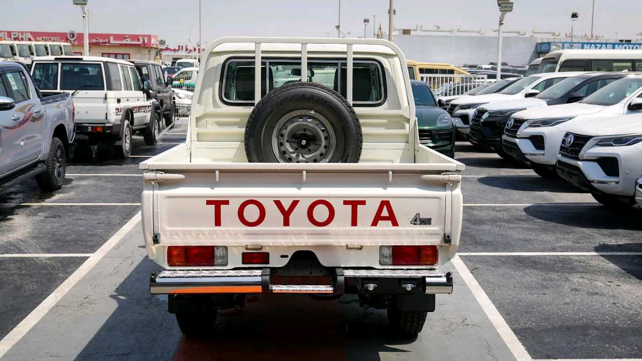 Car Image 2026 TOYOTA CRUISER 70 