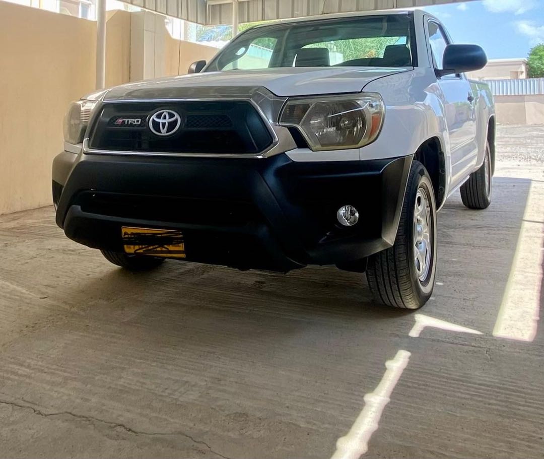 Car Image 2013 TOYOTA TACOMA SR5
