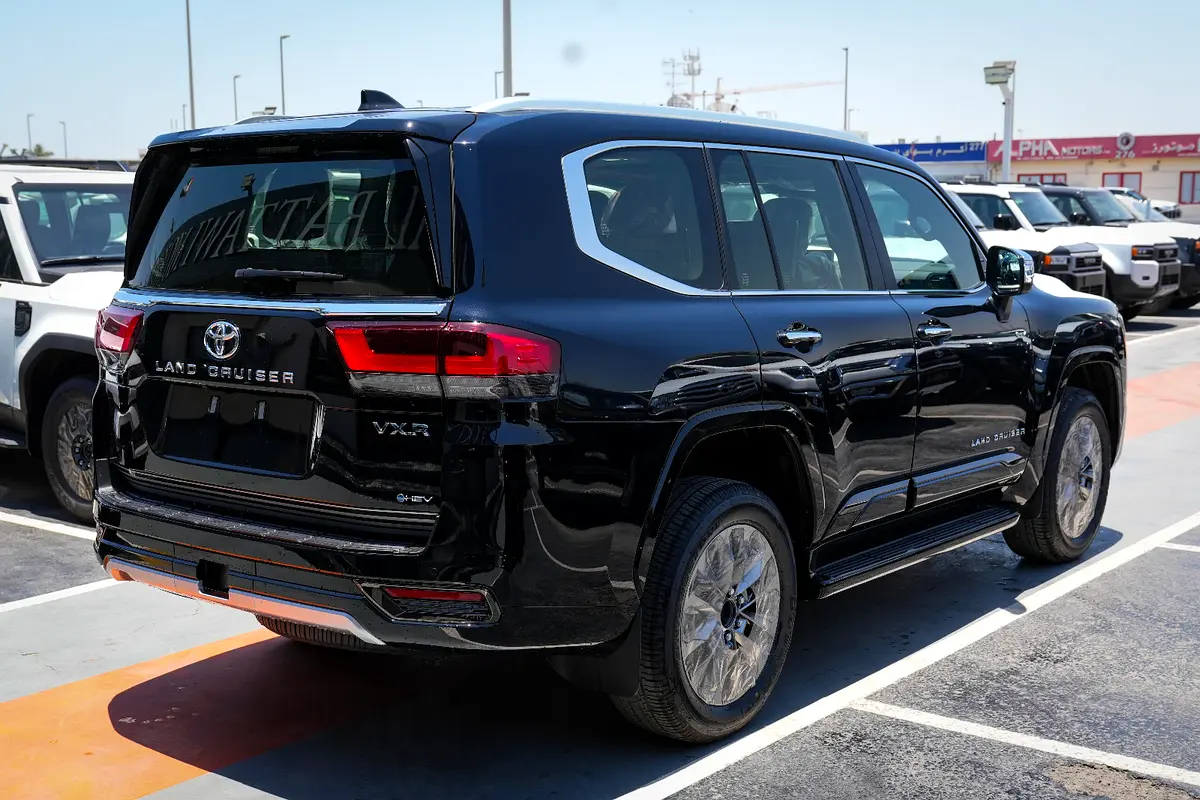Car Image 2026 TOYOTA LAND CRUISER VX.R