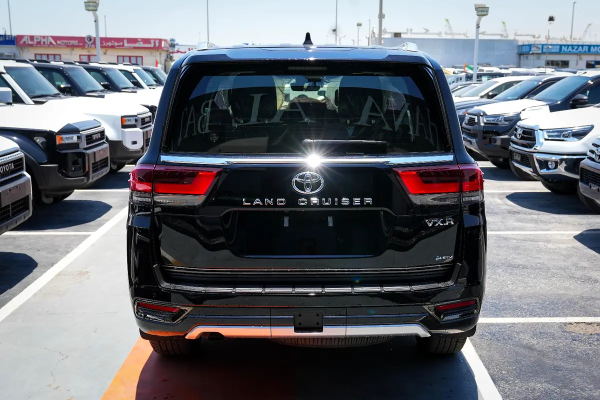 Car Image 2026 TOYOTA LAND CRUISER VX.R