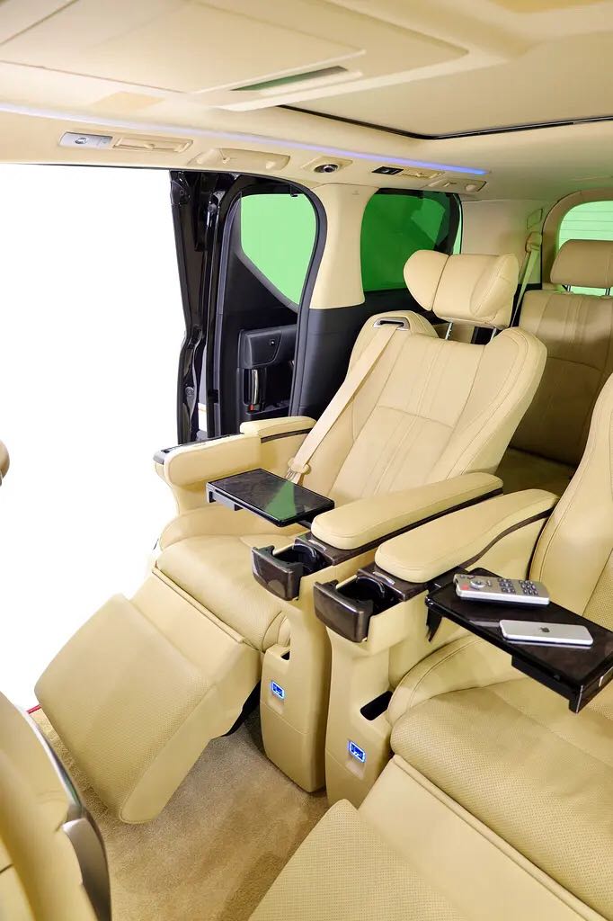 Car Image 2023 TOYOTA Alphard 