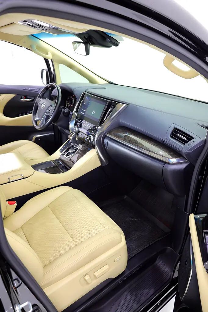 Car Image 2023 TOYOTA Alphard 