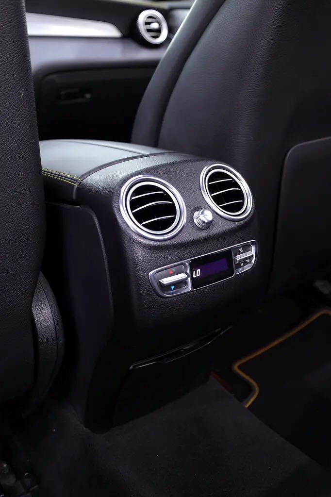 Car Image 2019 MERCEDES GLC CLASS 63