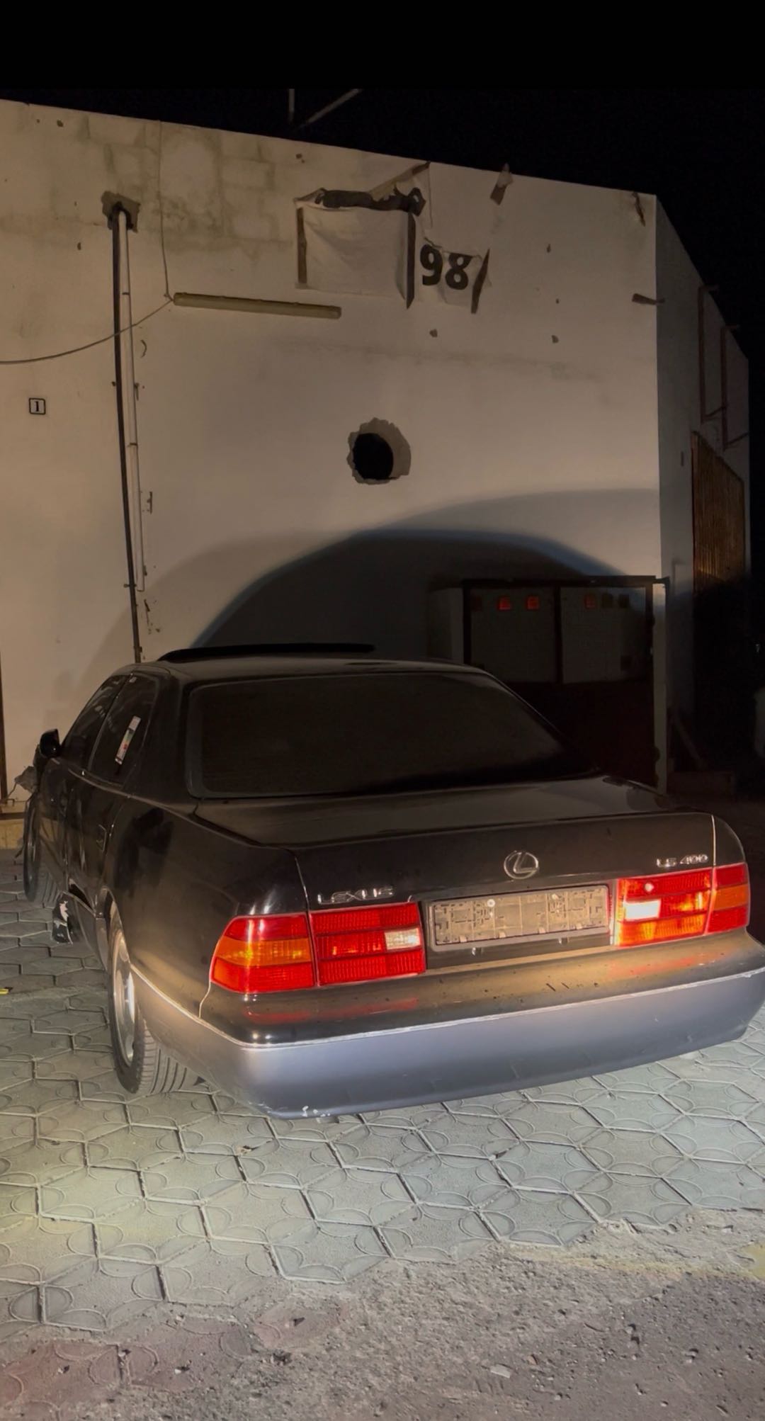 Car Image 1998 LEXUS LS 400
