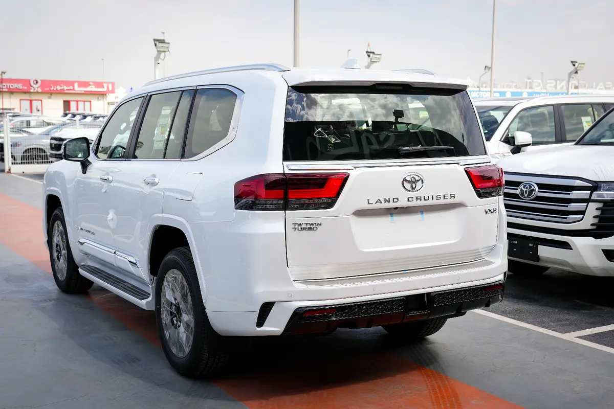Car Image 2026 TOYOTA LAND CRUISER VX.R