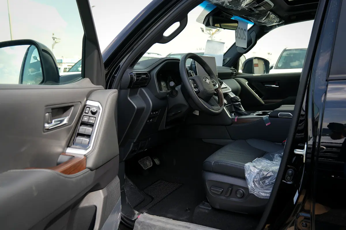 Car Image 2026 TOYOTA LAND CRUISER GX.R