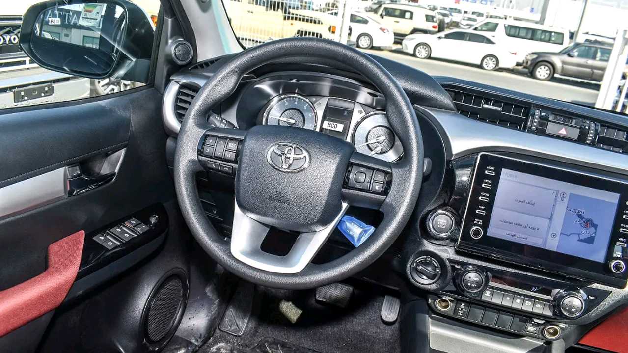 Car Image 2026 TOYOTA HILUX SR5