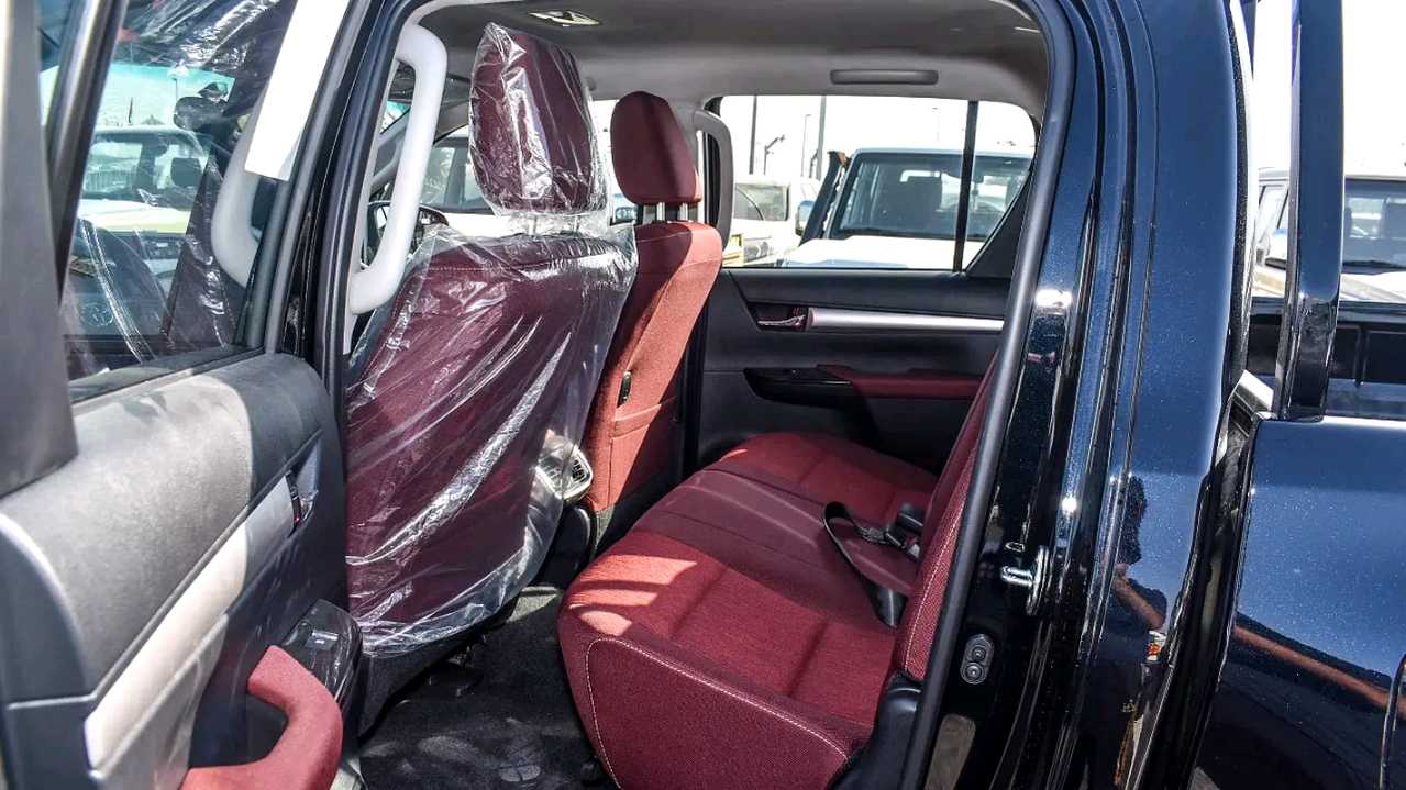 Car Image 2026 TOYOTA HILUX SR5