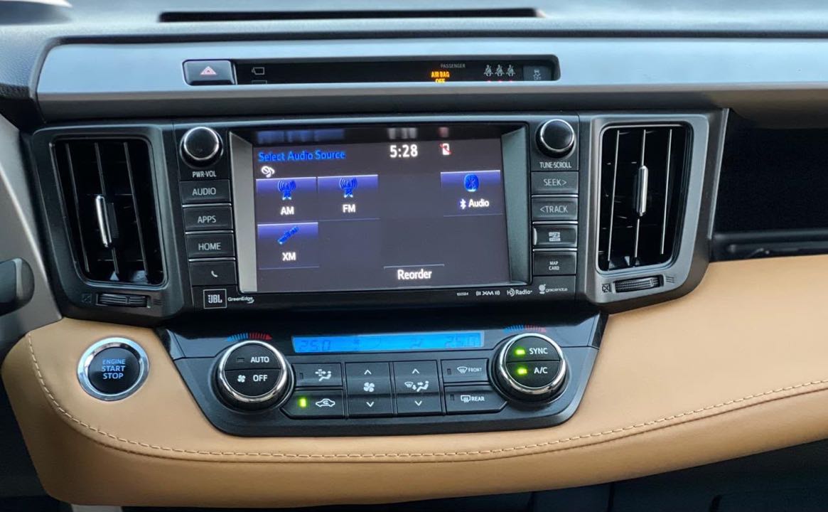 Car Image 2017 TOYOTA RAV4 LIMITED