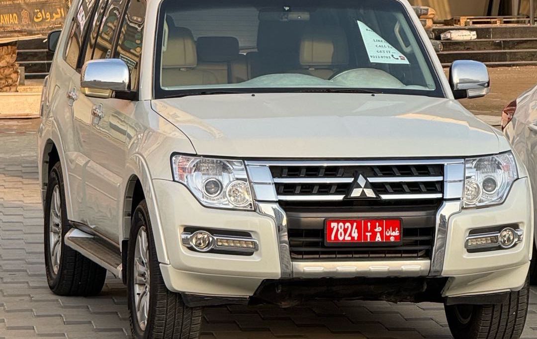 MITSUBISHI PAJERO 2020