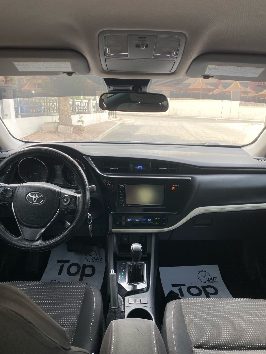 Car Image 2017 TOYOTA COROLLA XSE