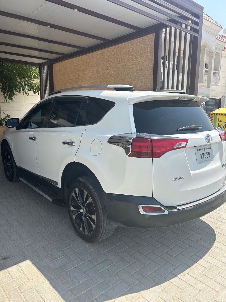 Car Image 2013 TOYOTA RAV4 Exclusive