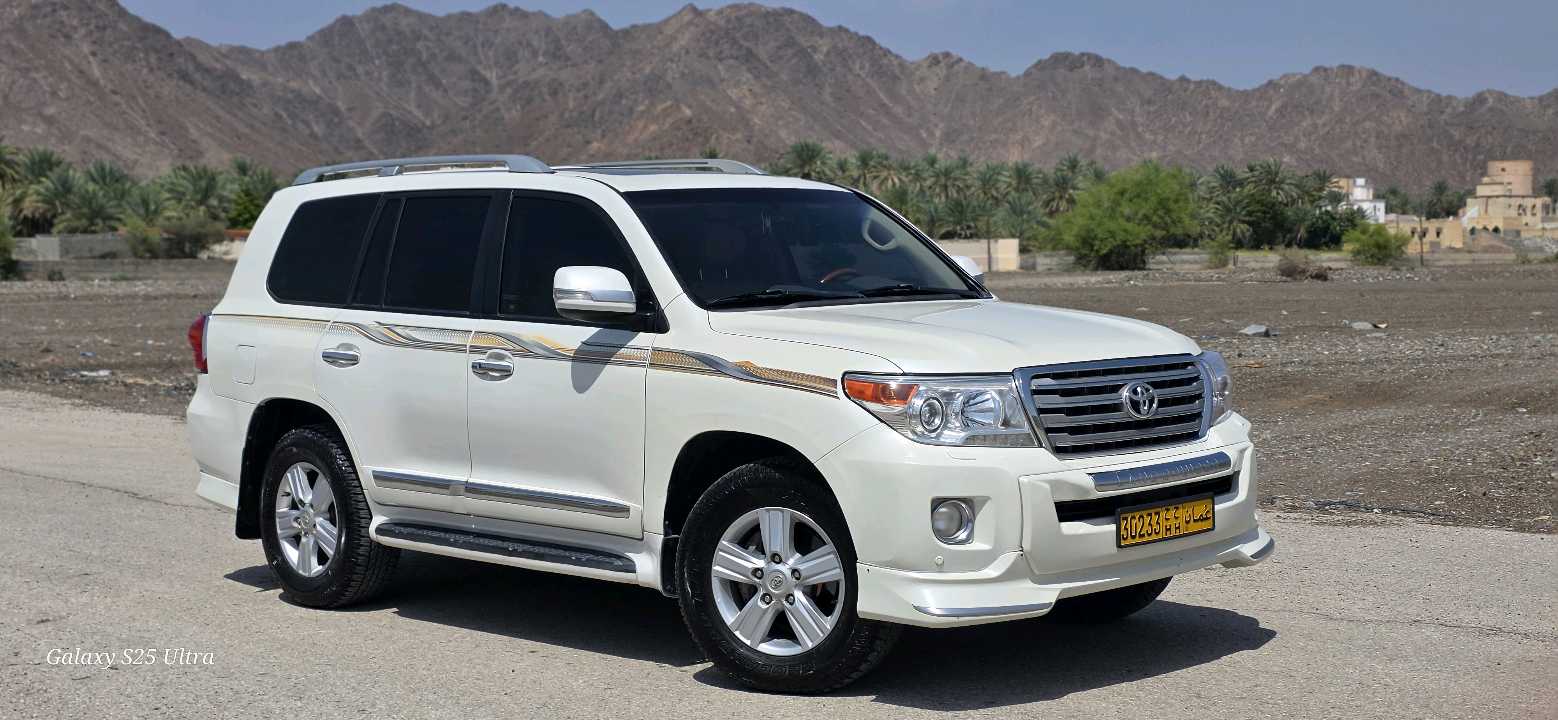 Car Image 2015 TOYOTA LAND CRUISER GX.R