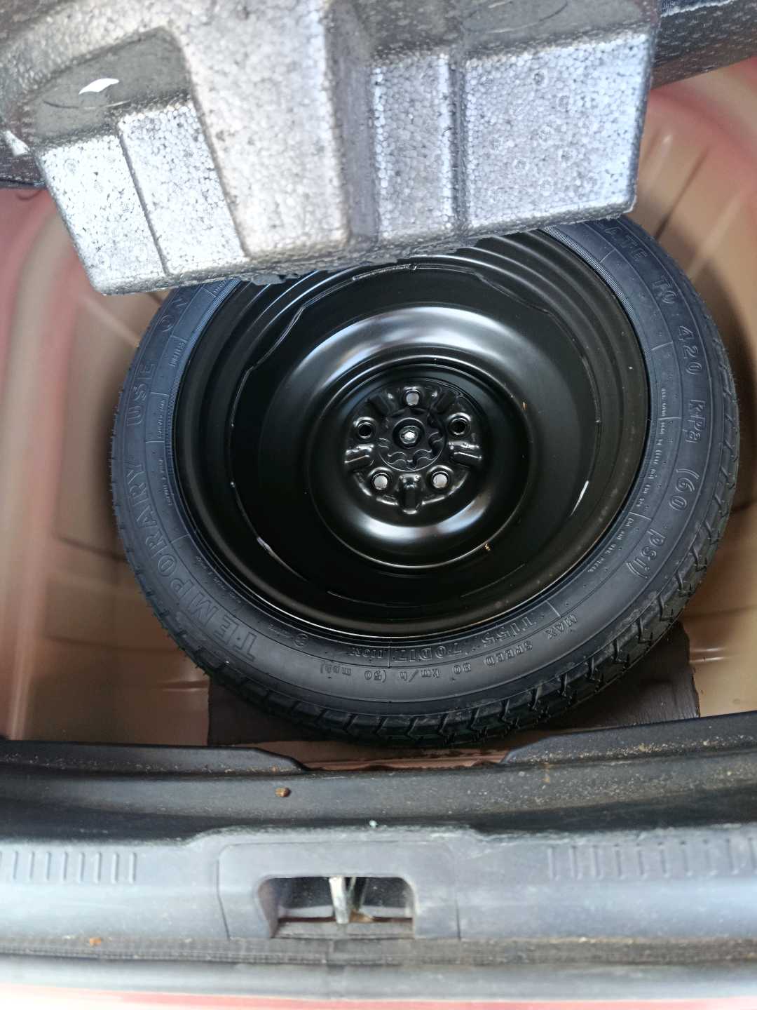 Car Image 2017 TOYOTA CAMRY LE