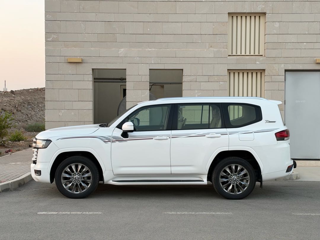 Car Image 2022 TOYOTA LAND CRUISER GX.R