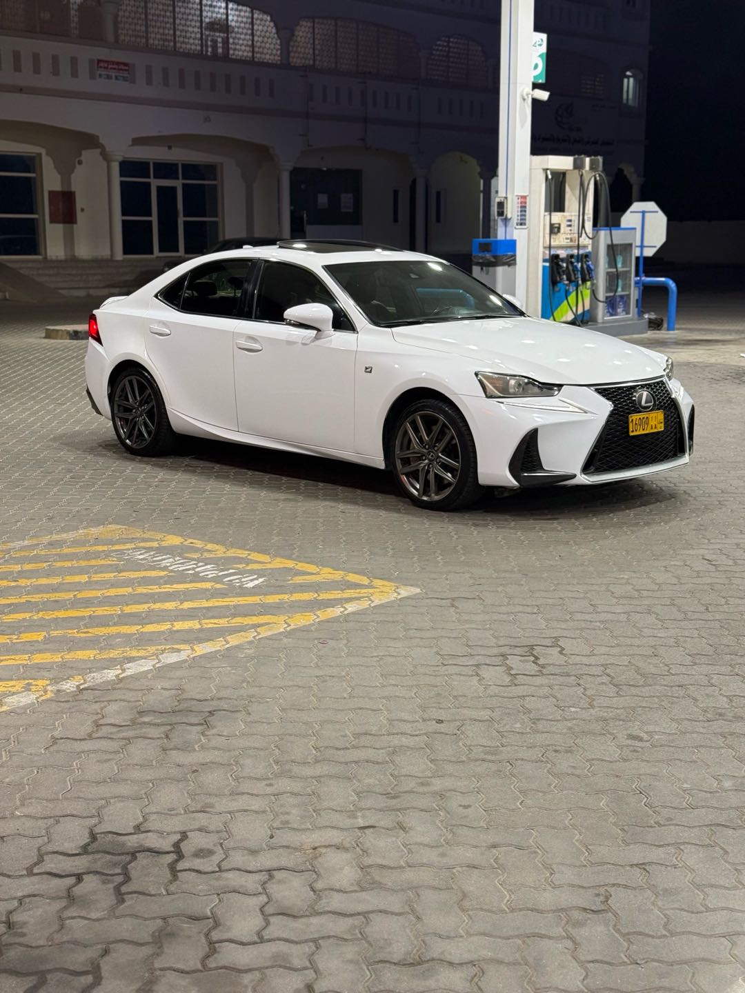 Car Image 2017 LEXUS IS 200