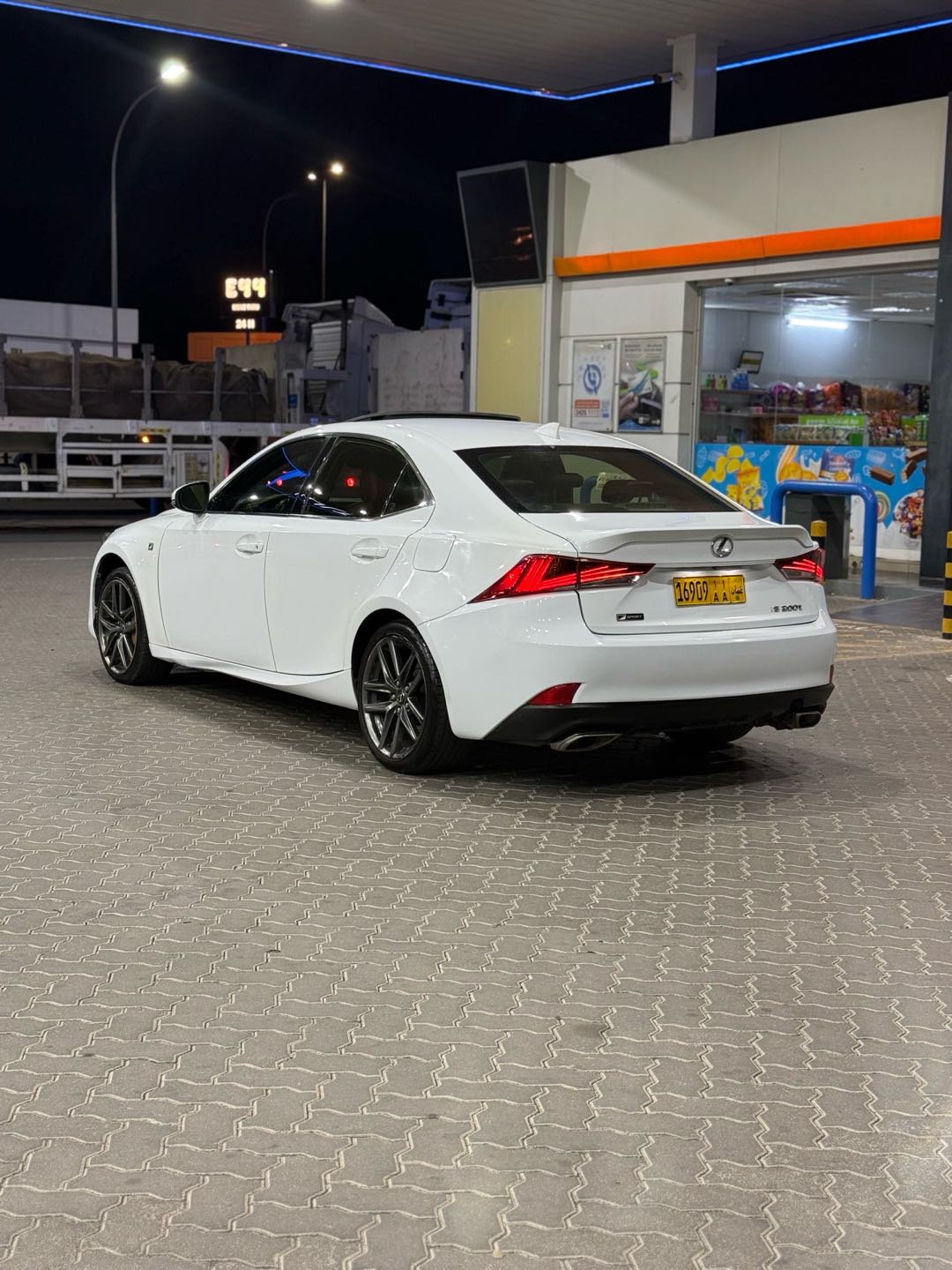 Car Image 2017 LEXUS IS 200