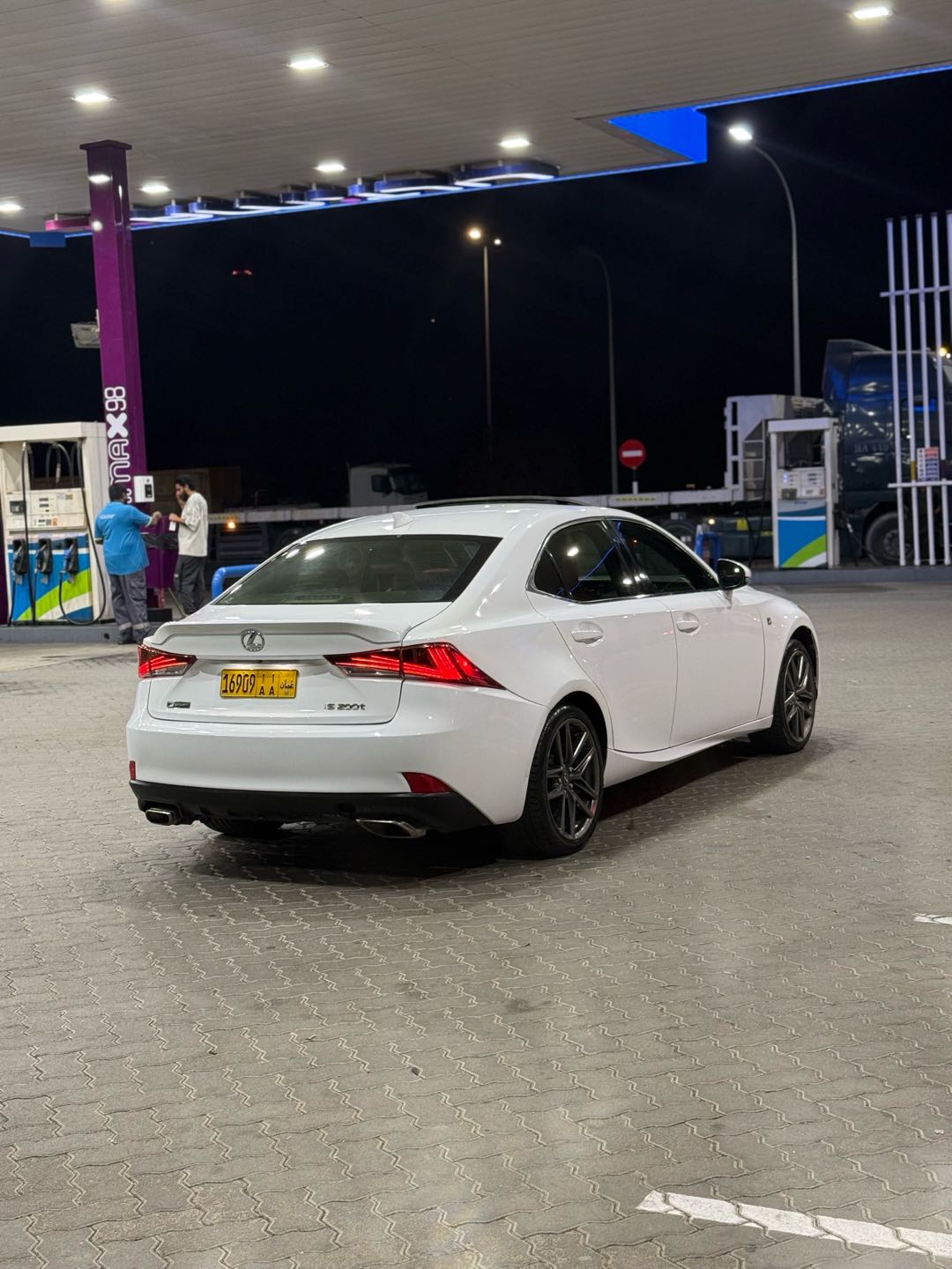 Car Image 2017 LEXUS IS 200