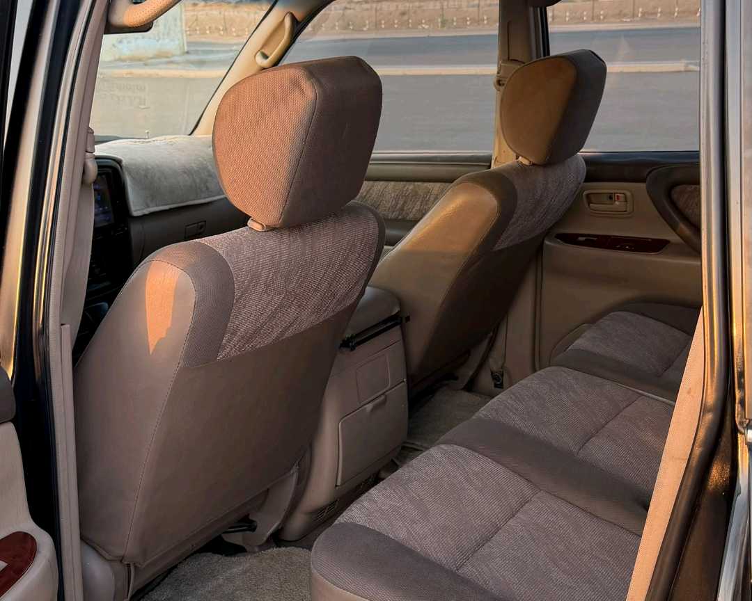 Car Image 1998 TOYOTA LAND CRUISER GX.R