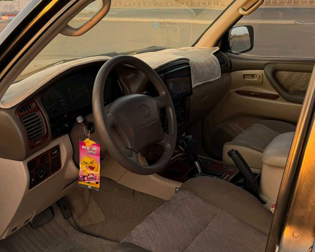 Car Image 1998 TOYOTA LAND CRUISER GX.R