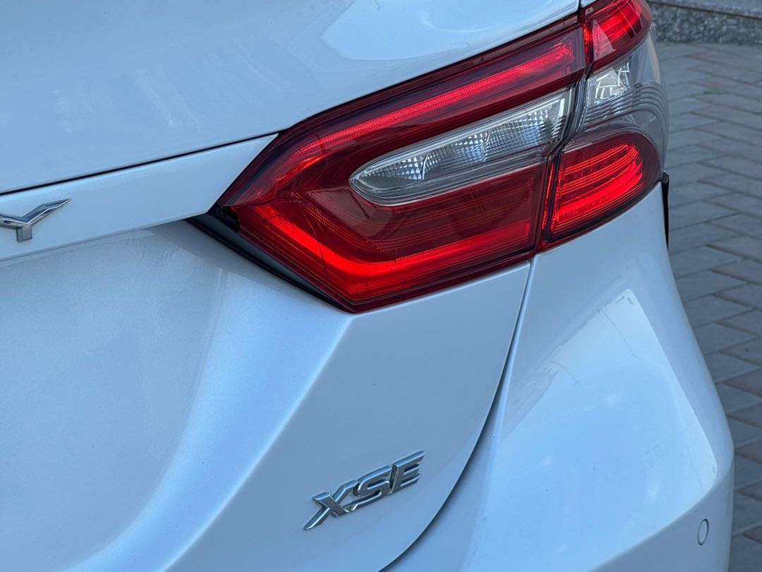 Car Image 2018 TOYOTA CAMRY XSE