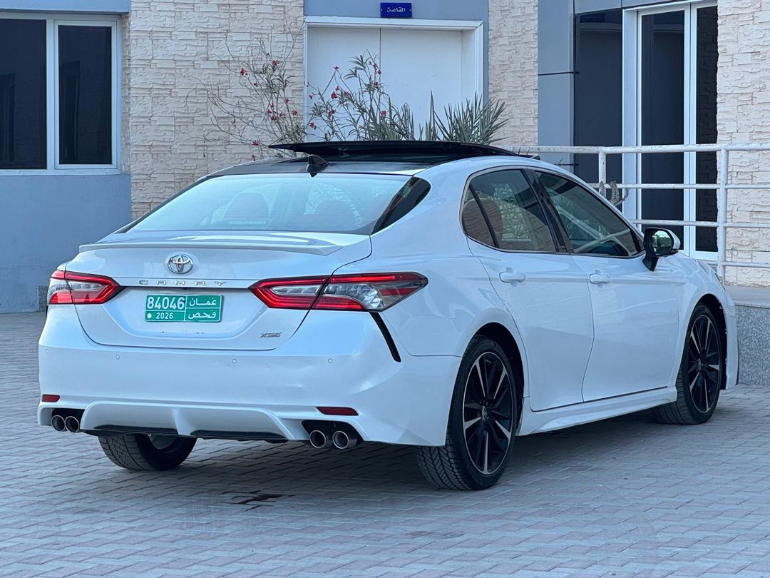 Car Image 2018 TOYOTA CAMRY XSE