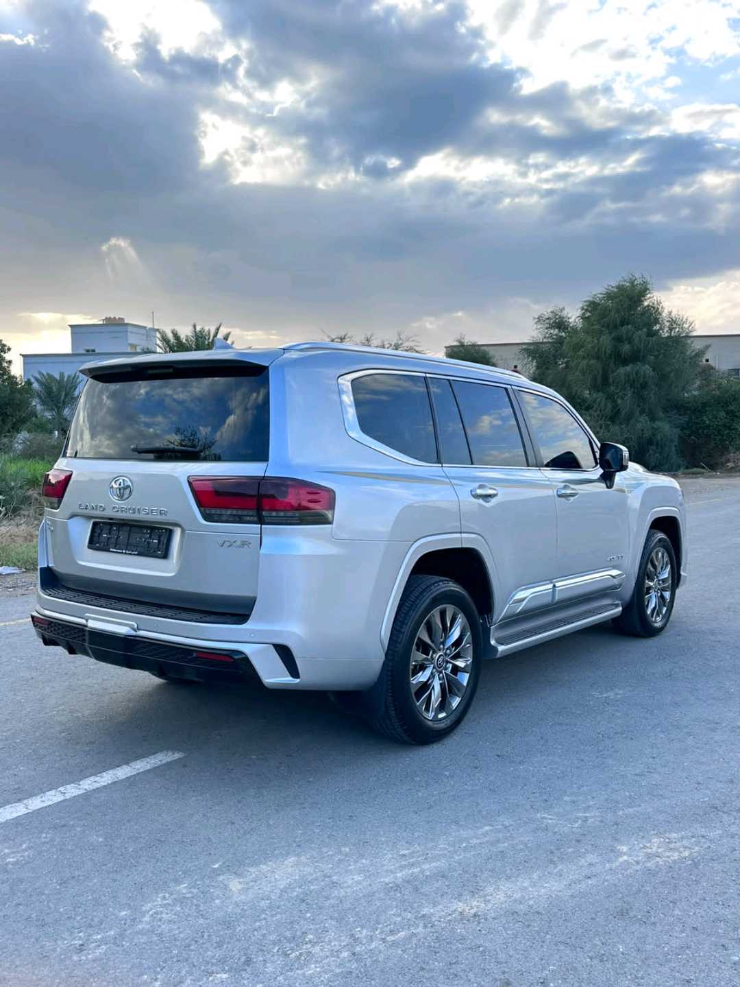 Car Image 2024 TOYOTA LAND CRUISER VX.R