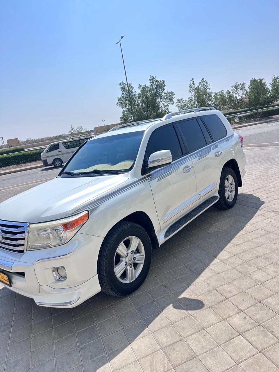 Car Image 2014 TOYOTA LAND CRUISER GX.R