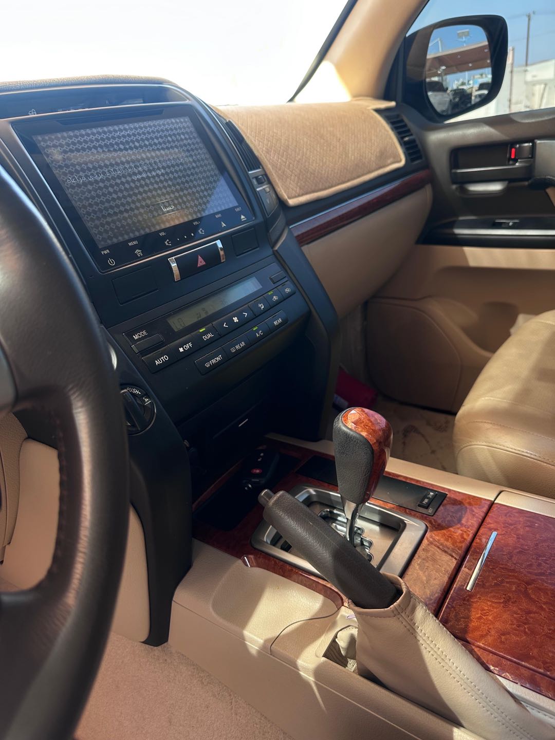 Car Image 2014 TOYOTA LAND CRUISER GX.R