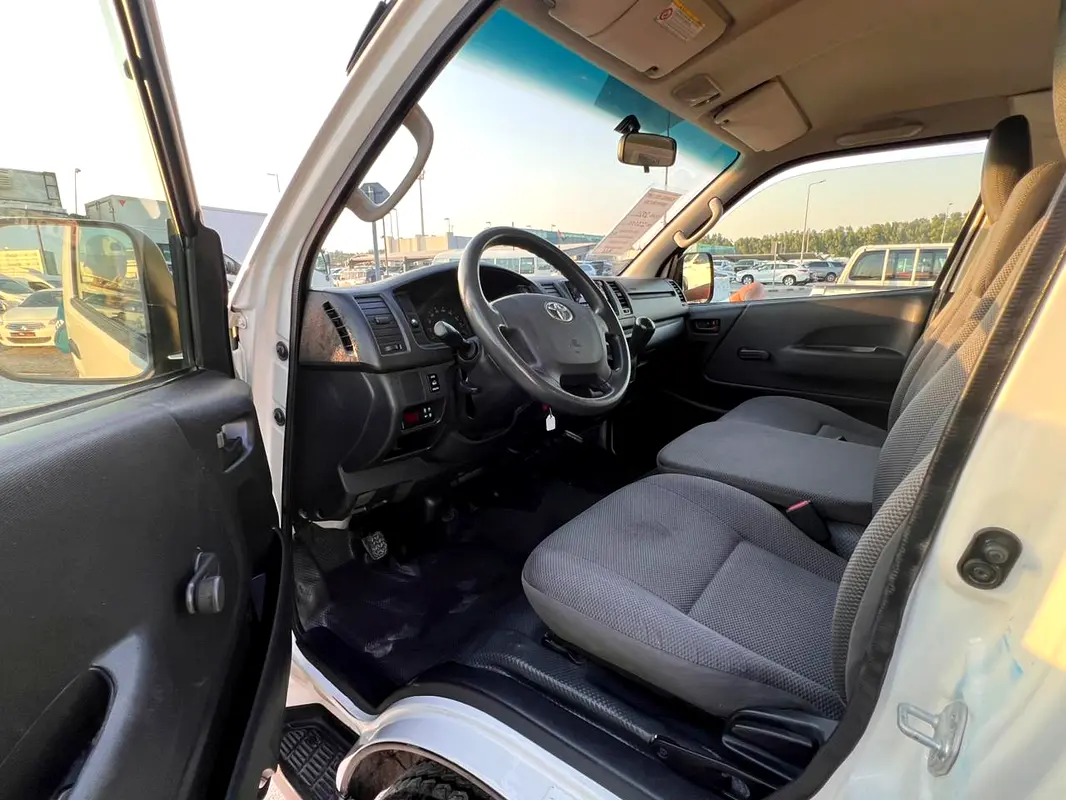 Car Image 2021 TOYOTA Hiace GLS