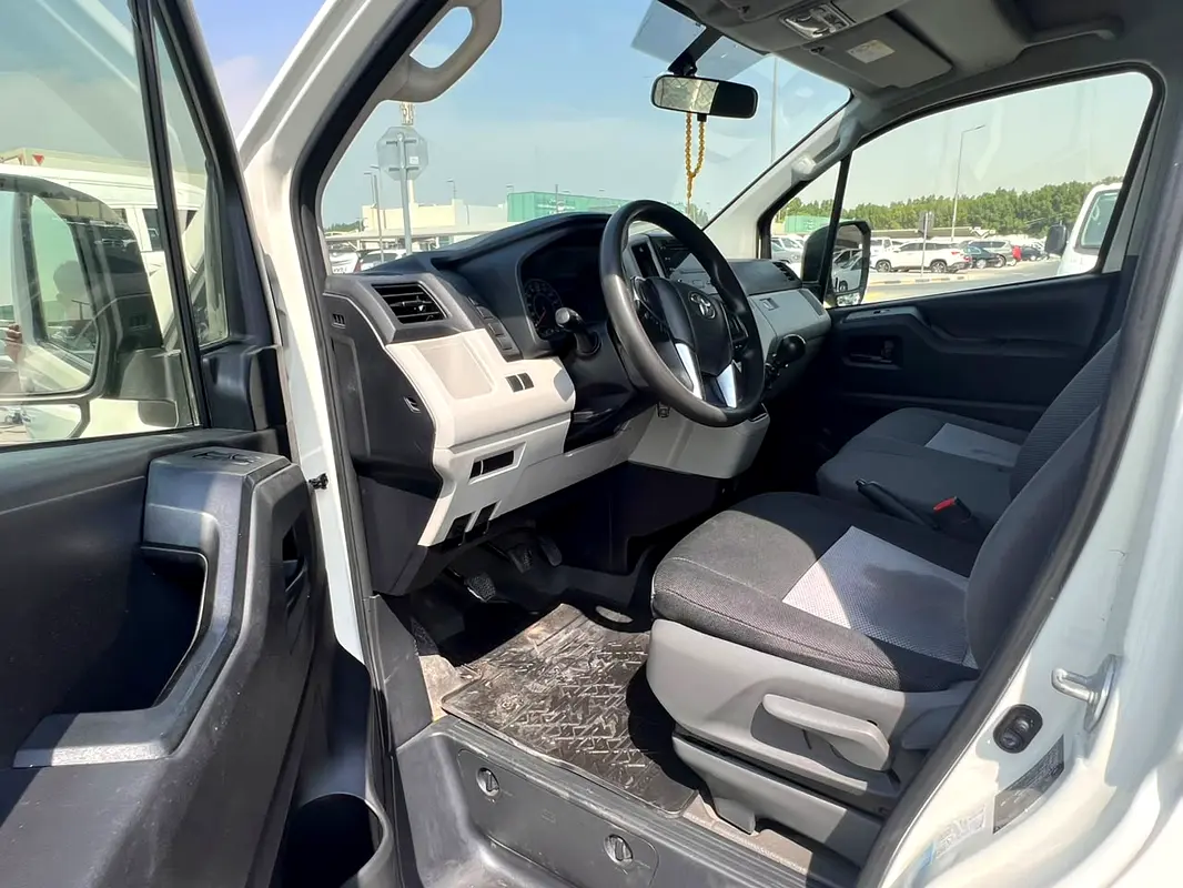 Car Image 2021 TOYOTA Hiace GL