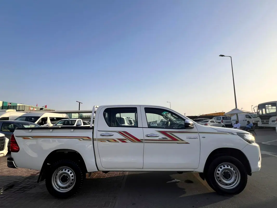 Car Image 2020 TOYOTA HILUX Double Cab GL