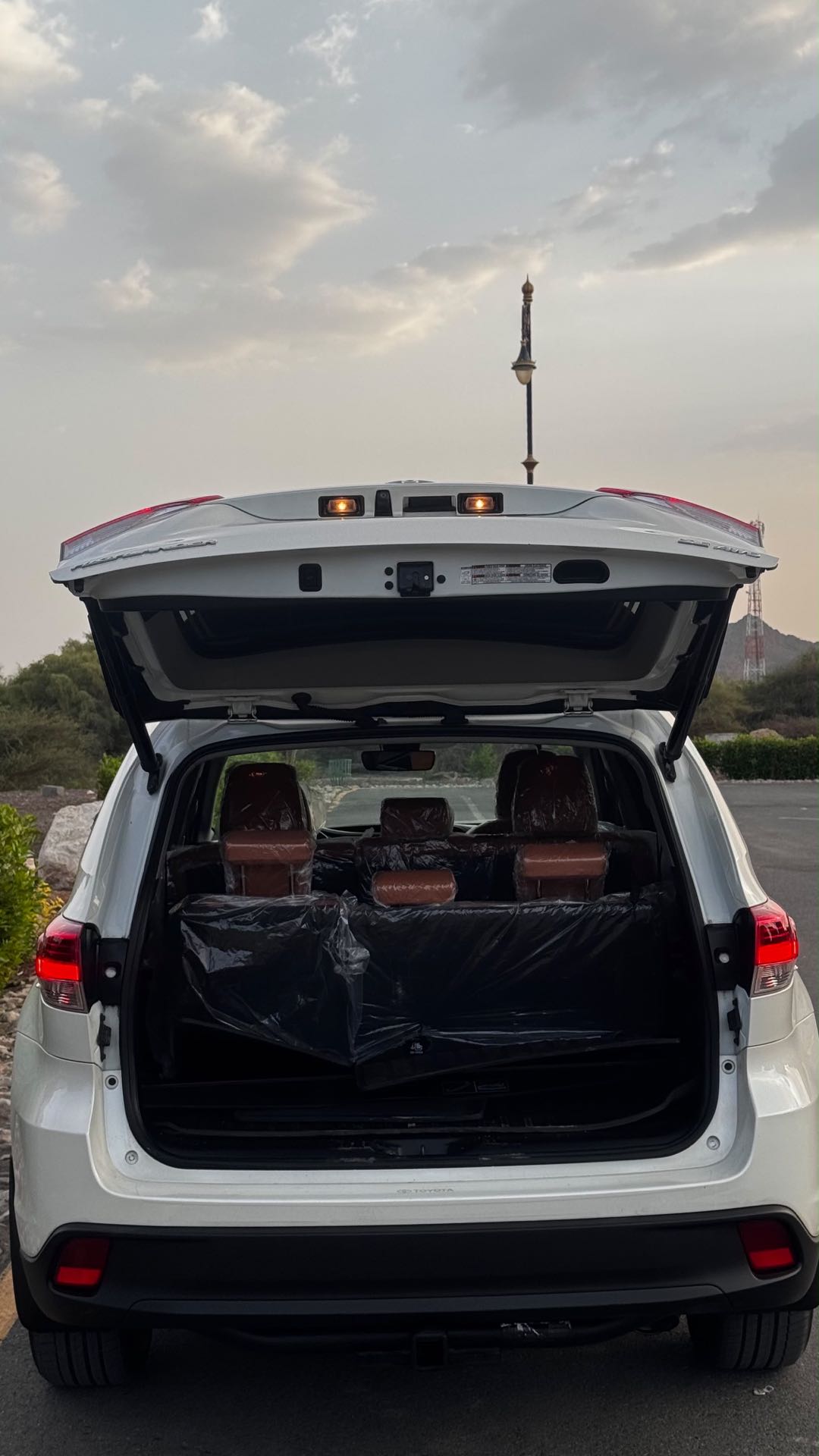 Car Image 2018 TOYOTA HIGHLANDER SE